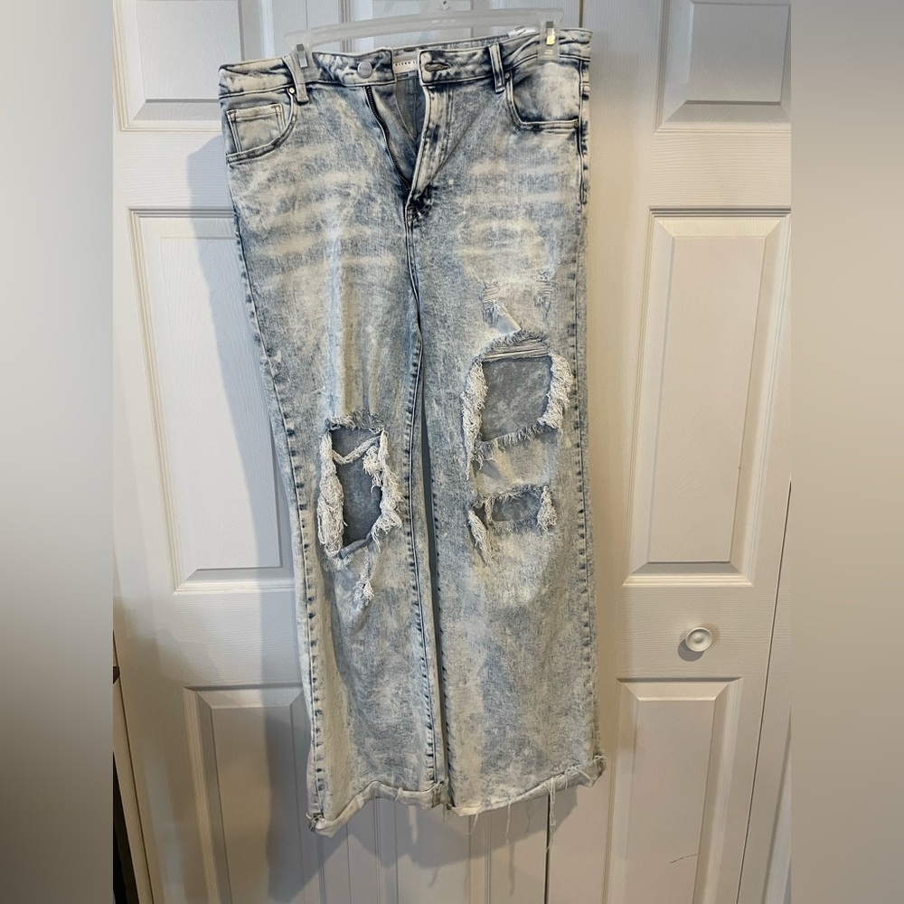Women’s Risen jeans
